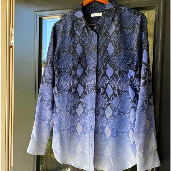 EQUIPMENT 100% Silk Reese Fading Blouse Marine Blue Ombré Snake Print M Like New - Picture 13 of 16